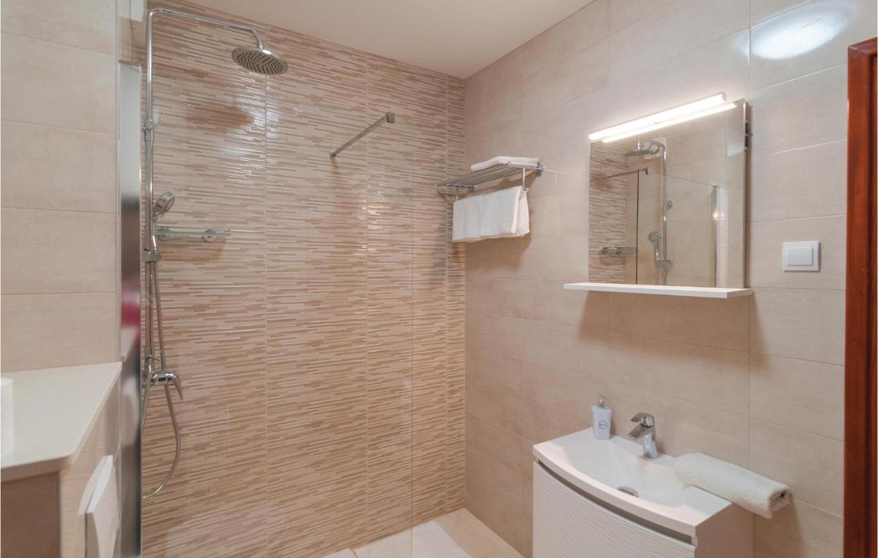 Nice Apartment In Omis With House Sea View מראה חיצוני תמונה