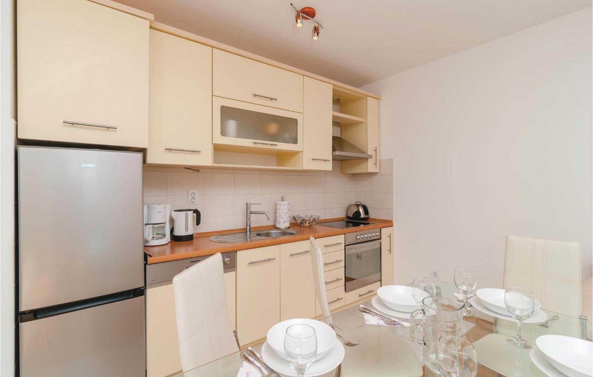 Nice Apartment In Omis With House Sea View מראה חיצוני תמונה