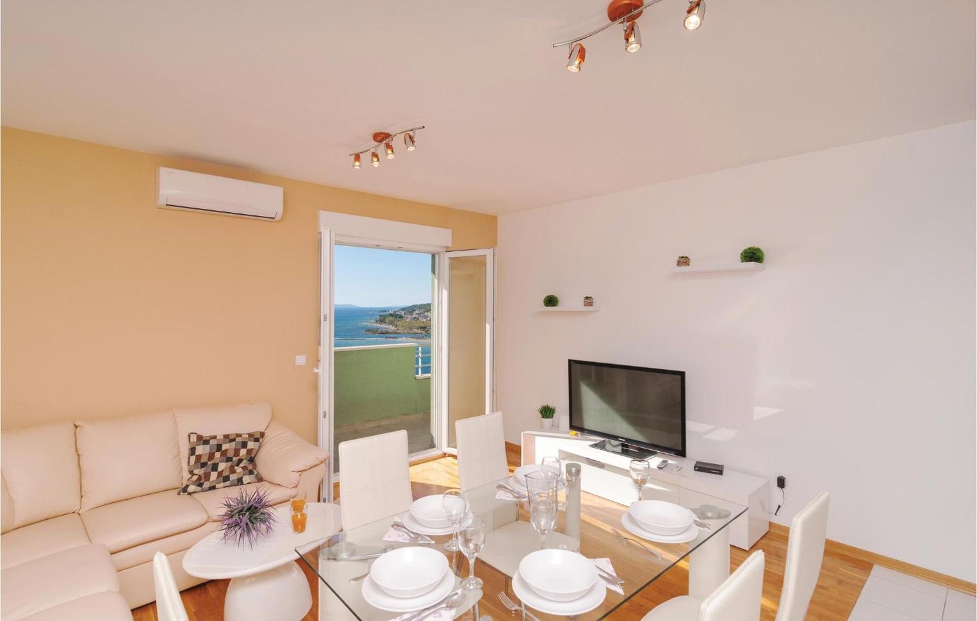 Nice Apartment In Omis With House Sea View מראה חיצוני תמונה