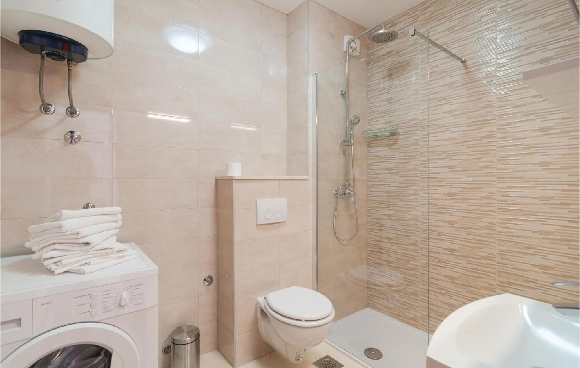 Nice Apartment In Omis With House Sea View מראה חיצוני תמונה